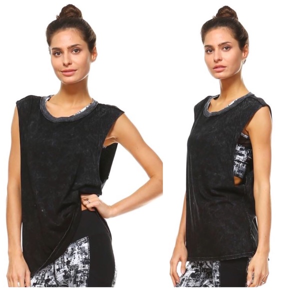 ❗️CLOSING SALE❗️ Black Sleeveless Drop Tunic Top - Picture 2 of 4